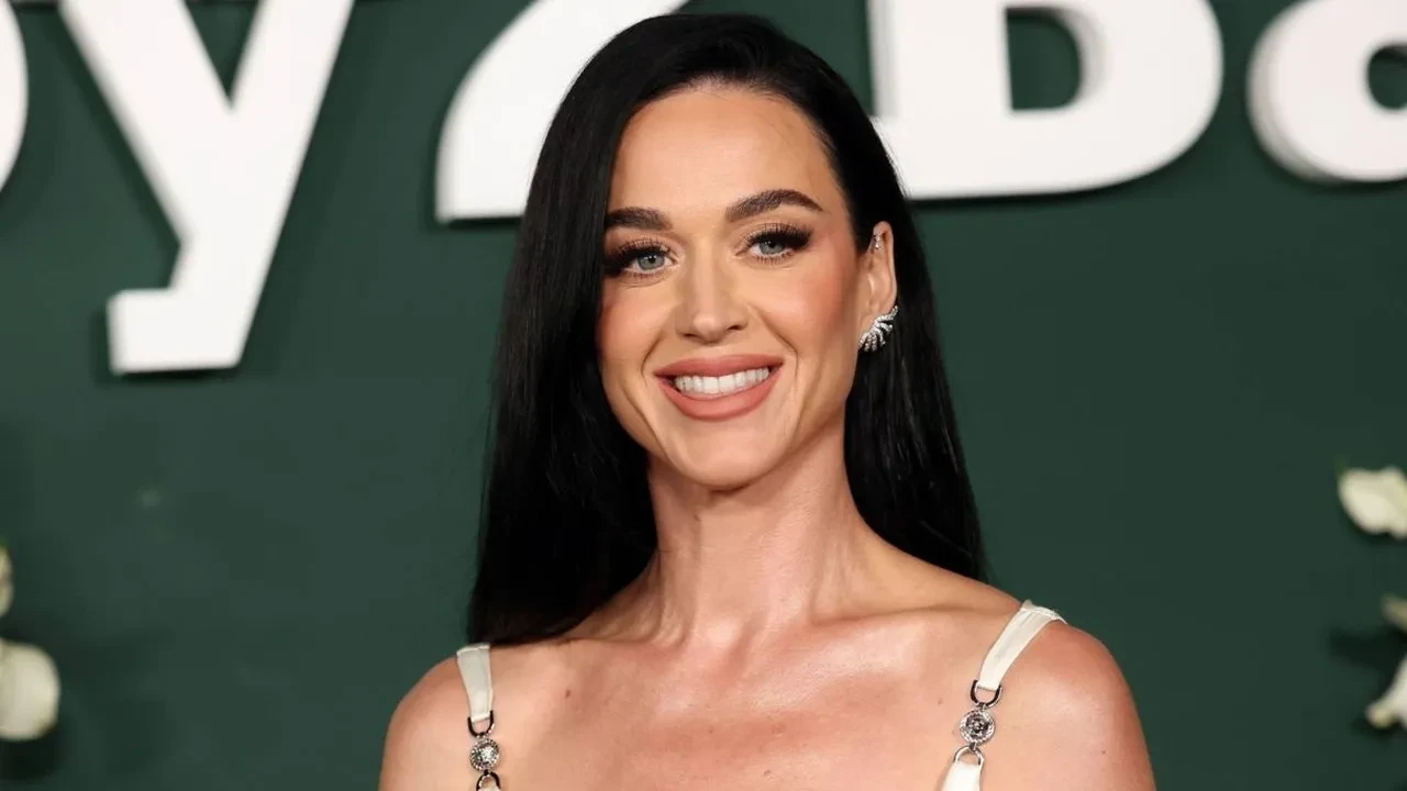 Katy Perry klibi için kendini ateşe verdi! Ünlü şarkıcı büyük bir facianın eşiğinden döndü