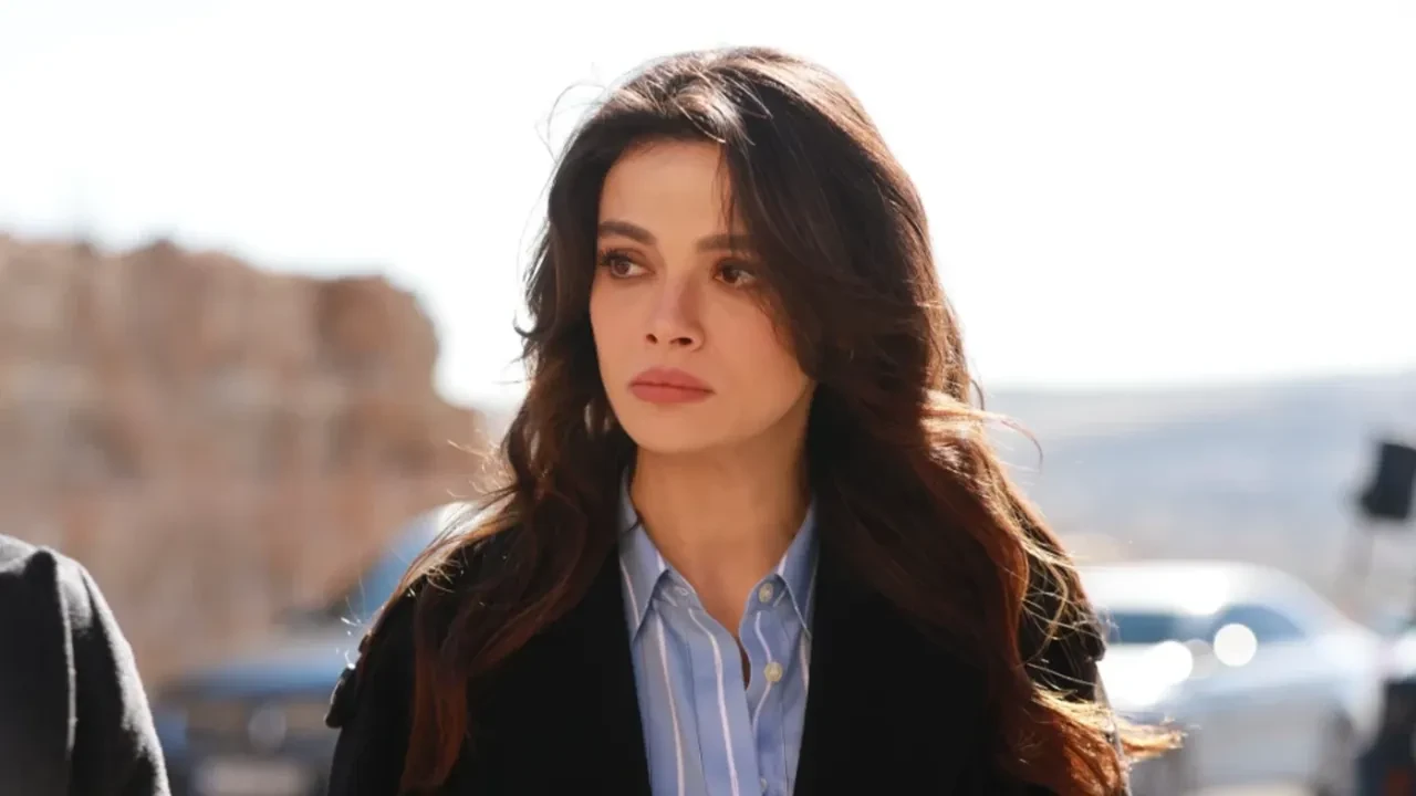 Uzak Şehir'in Alya'sı Sinem Ünsal son paylaşımıyla takipçilerini endişelendirdi