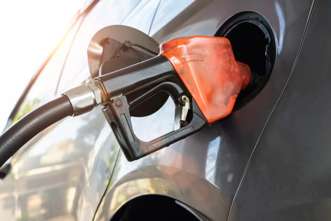 Akaryakıt alırken yaptığınız 5 büyük hata: Cüzdanınızı boşaltıyor, paranızı çöpe atmayın