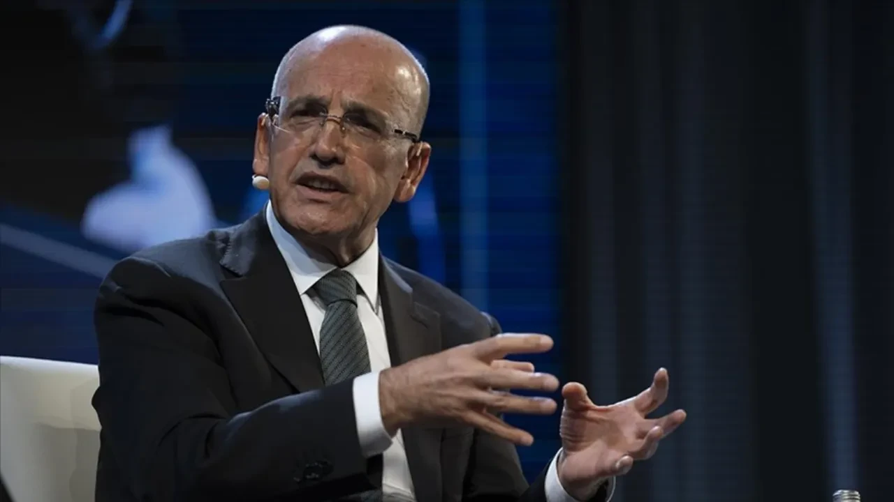 Akaryakıta savaş tedbiri! Bakan Şimşek fiyatlardaki düşüşü açıkladı