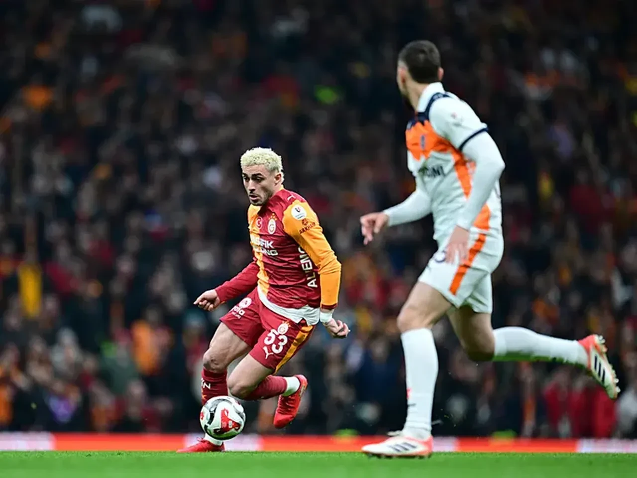 Anfield'da dev randevu: Galatasaray Liverpool karşısında tur peşinde, Premier Lig devleri Barış Alper için tribünde!