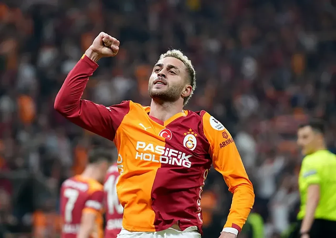 Anfield'da dev randevu: Galatasaray Liverpool karşısında tur peşinde, Premier Lig devleri Barış Alper için tribünde!