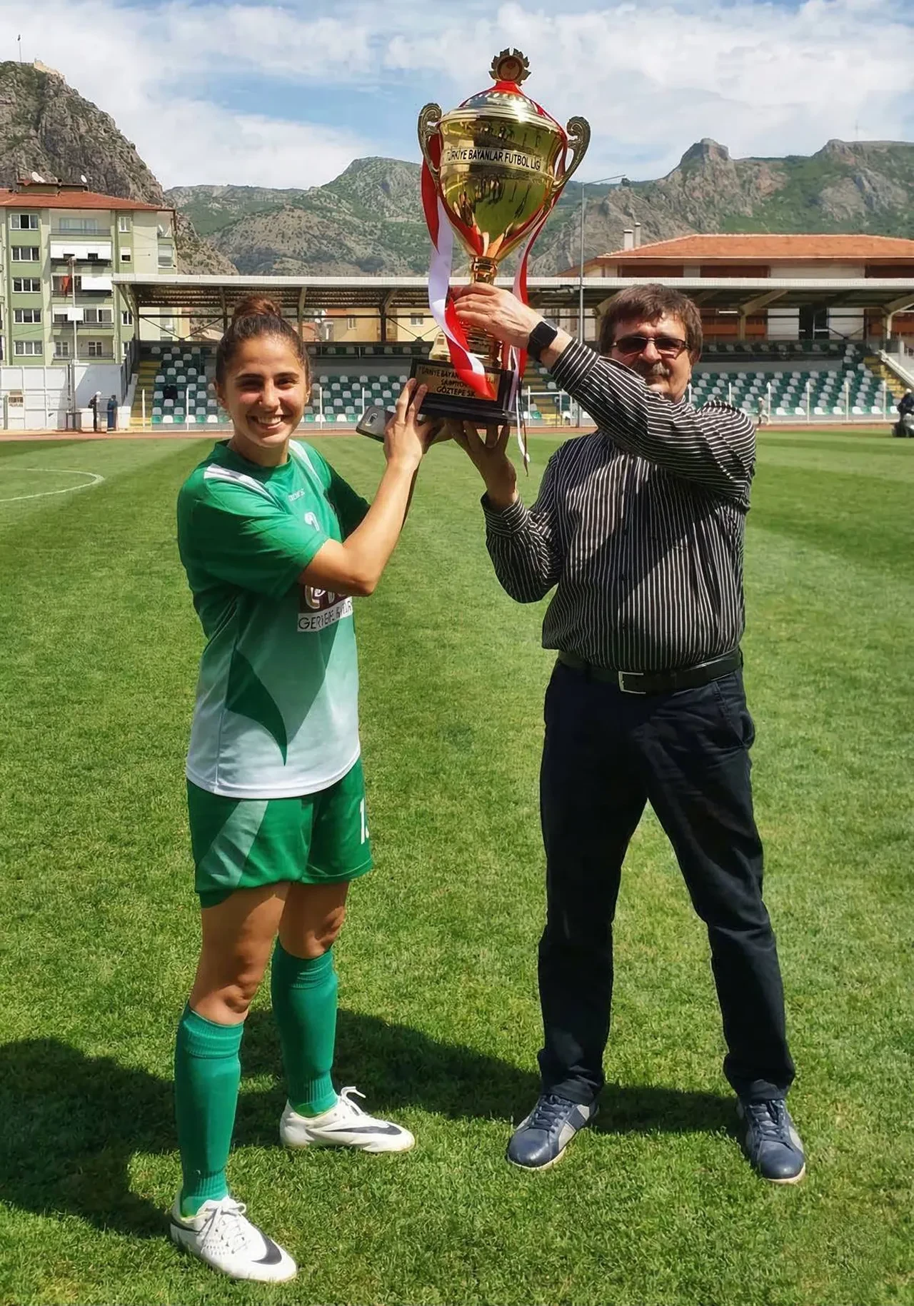 Asen Albayrak kimdir?  Asen Albayrak, kaç yaşında, evli mi, aslen nereli?