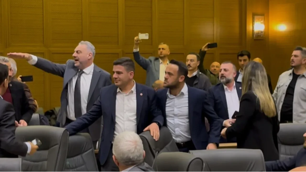 Bursa'da su zammı görüşmelerinde arbede çıktı