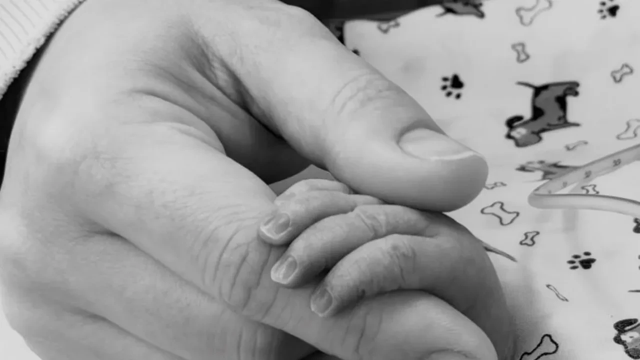 Ege Kökenli anne olduğunu açıkladı! Ünlü oyuncudan duygusal paylaşım