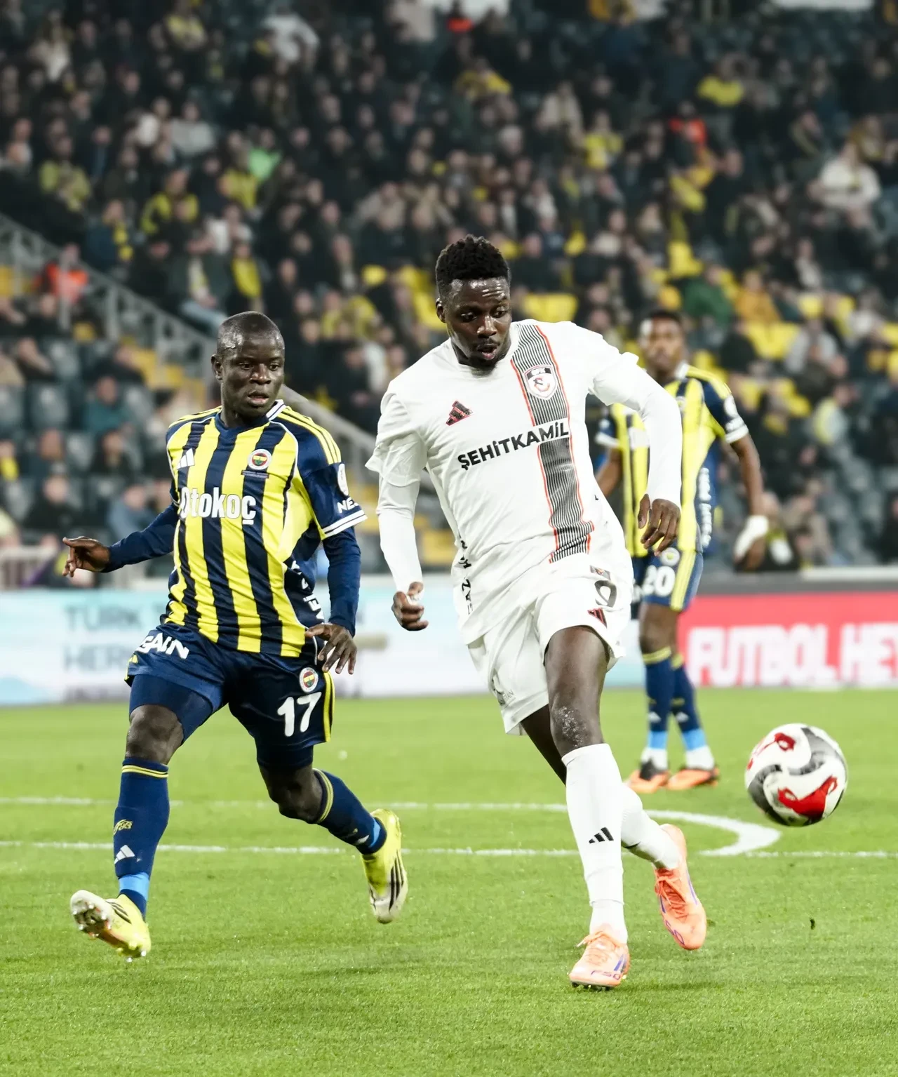 Fenerbahçe Gaziantep FK karşısında Dorgeles Nene ile farka gitti!