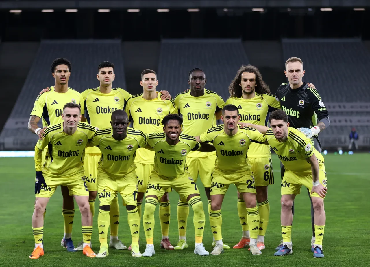 Fenerbahçe'de futbolcular Tedesco'ya siper oldu! "Tek sorumlu Tedesco değil"