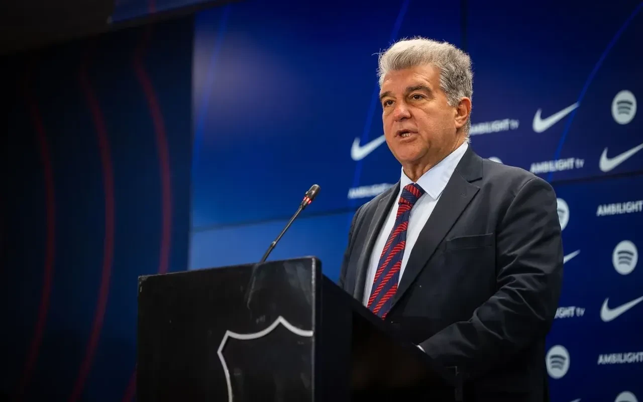 Fenerbahçe'nin de ilgilendiği Robert Lewandowski transferinde ters köşe: Resmi açıklama geldi!