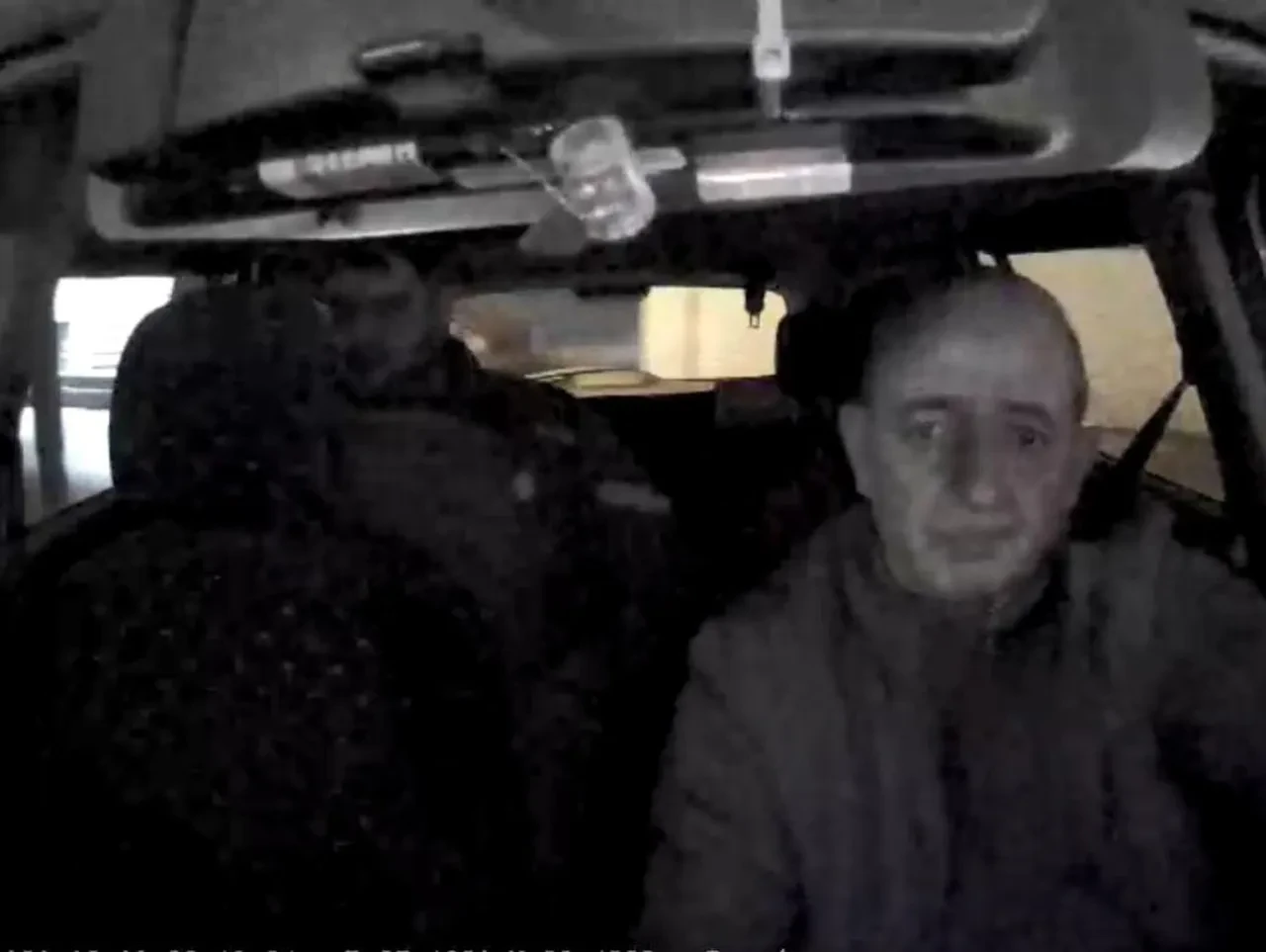 Görüntüler kan dondurdu! Taksiciyi başından vurdu, gasp ettiği araçta uyuşturucu kullandı