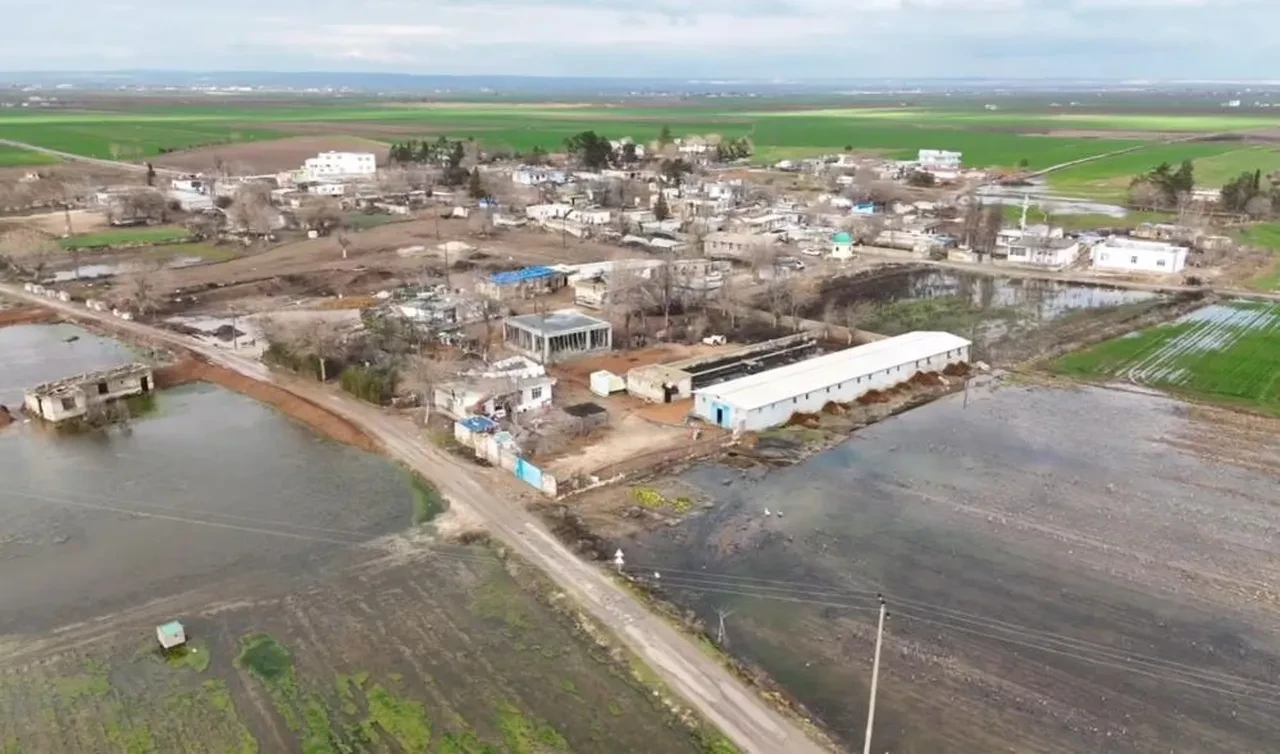 Güneydoğu'yu sağanak şiddetli vurdu! Cadde ve sokaklar göle döndü