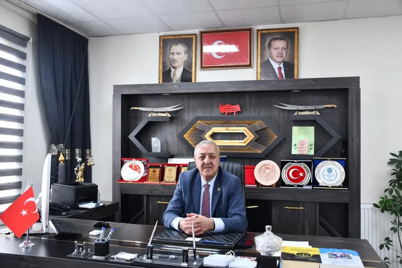 Özgür Özel, istifa eden belediye başkanının eşini aradı: "Kocanız dik durmadı, sizi milletvekili yapalım" 