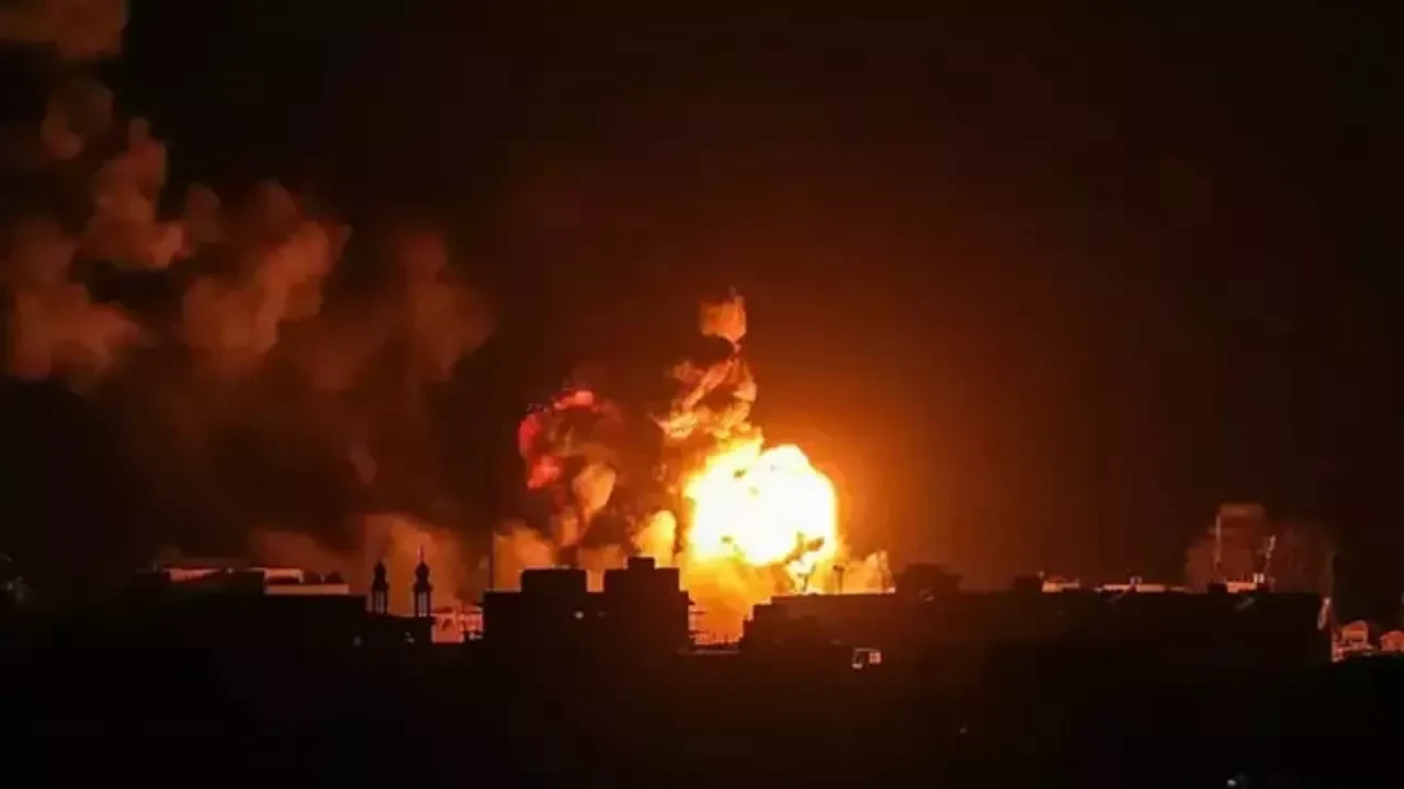 Pakistan Afganistan'da hastaneyi vurdu: En az 400 ölü