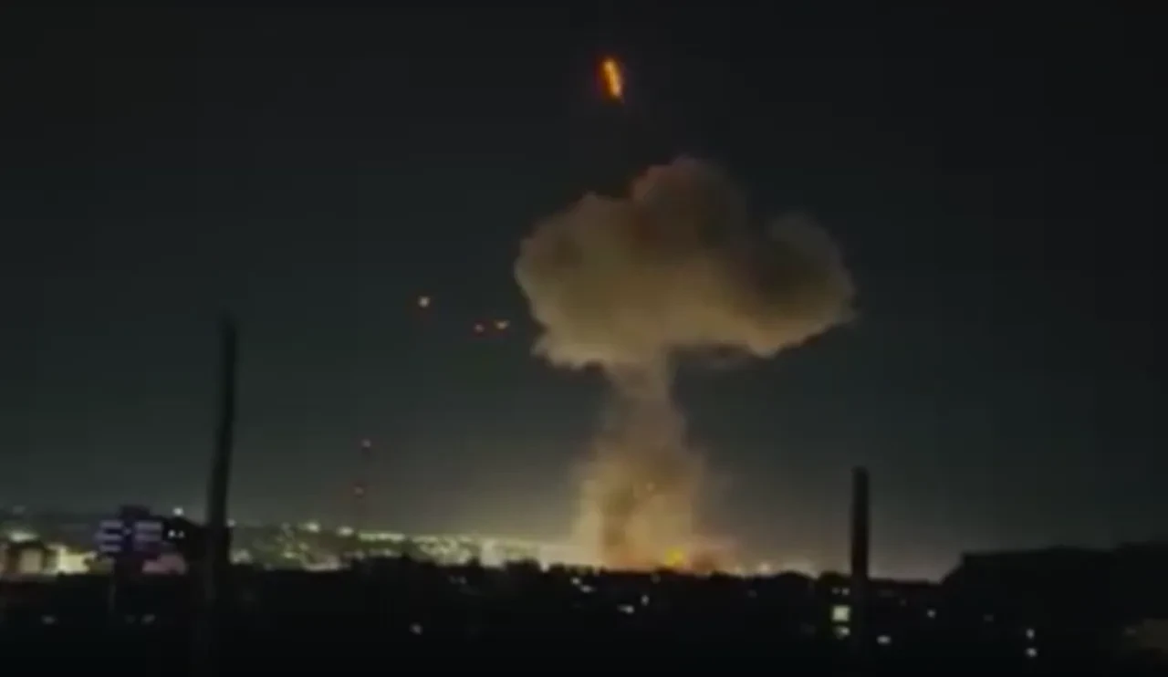 Pakistan Afganistan'da hastaneyi vurdu: En az 400 ölü