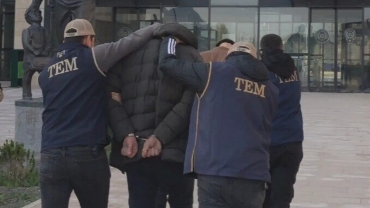 Yıllardır aranan FETÖ firarisi hakim ile emniyet amiri yakalandı