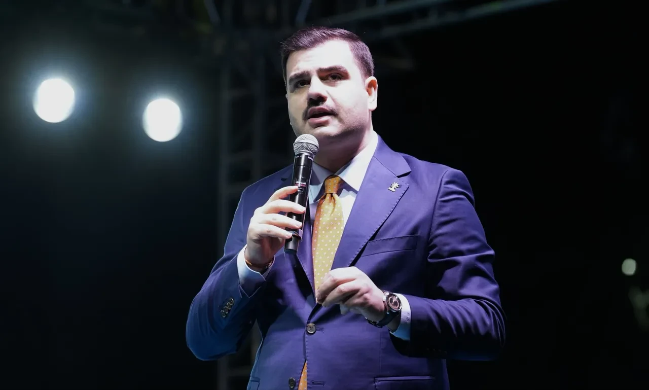 AK Parti'li Eyyüp Kadir İnan'dan Özgür Özel'e sert sözler: İmamoğlu'nun sevimli şempanzesi