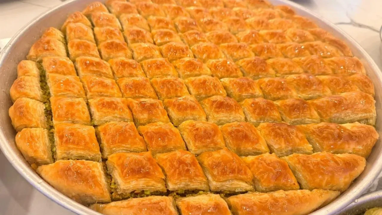 Baklavada bayram hareketliliği! Satışlar katlandı, fiyatlar yükseldi