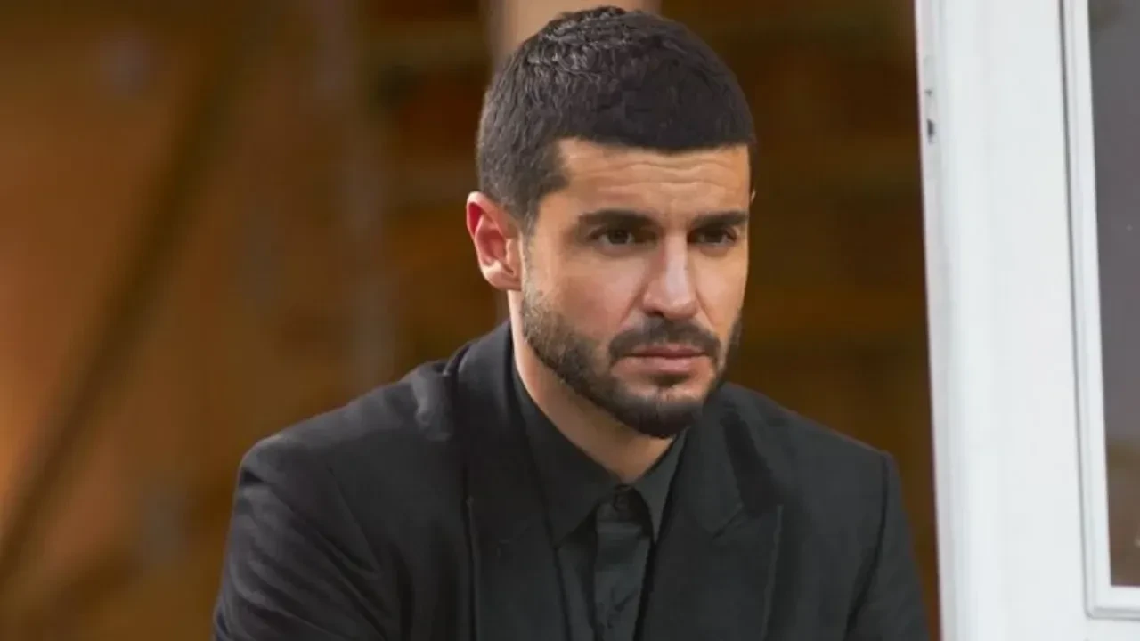 Berk Oktay, Arka Sokaklar dizisindeki rolü için kanalizasyona atladı