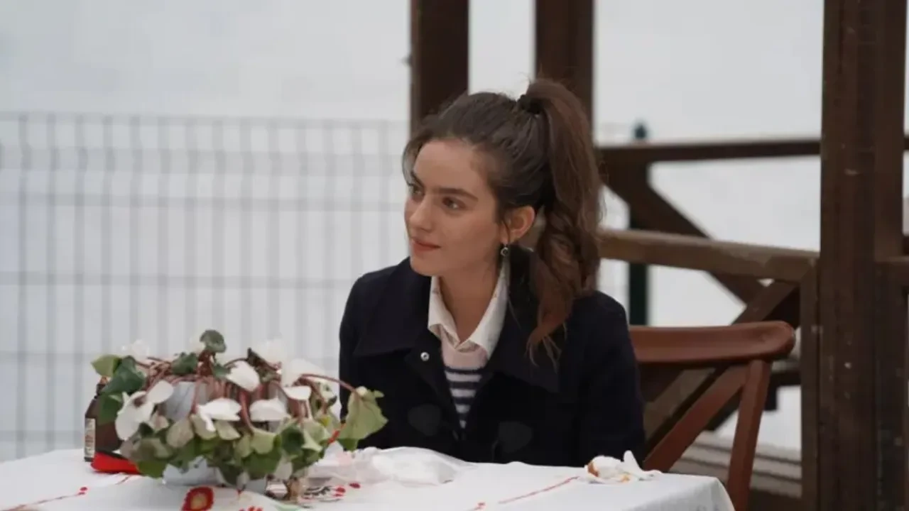 Bilal Erdoğan'ın düzenlediği iftara ünlüler akın etti! Taşacak Bu Deniz’in Ava Yaman’ı doğal güzelliği ile geceye damga vurdu