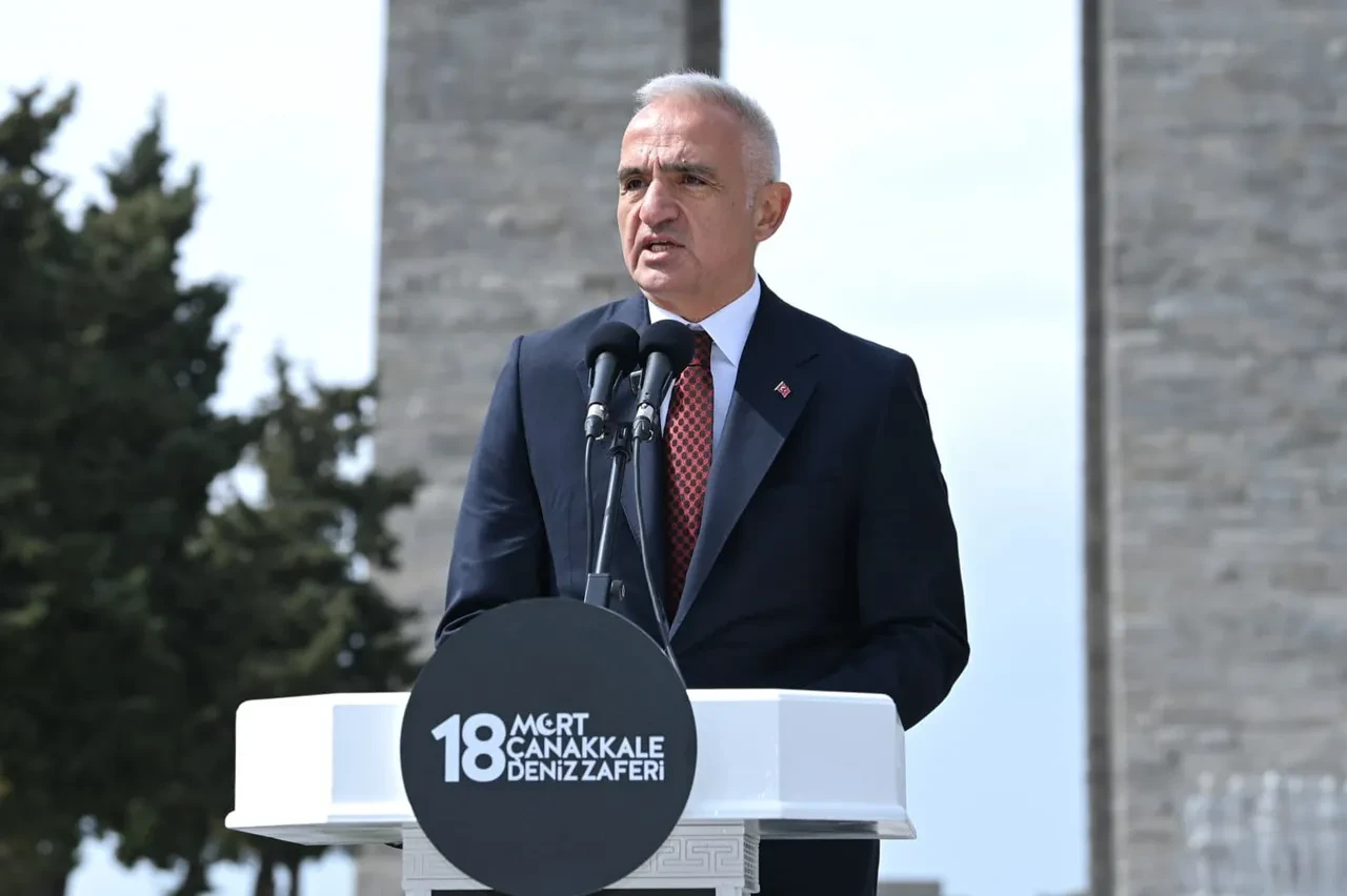 Çanakkale Destanı 111 yıl sonra aynı ruhla anıldı! Devlet zirvesi Şehitler Abidesi’nde buluştu