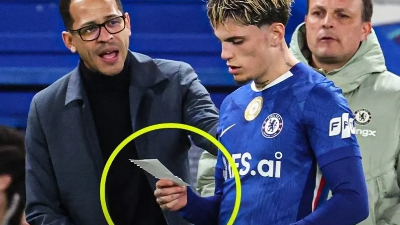 Chelsea-PSG maçındaki kağıt anları için dünyaca ünlü teknik direktörden sert çıkış: "Kafayı yemiş"