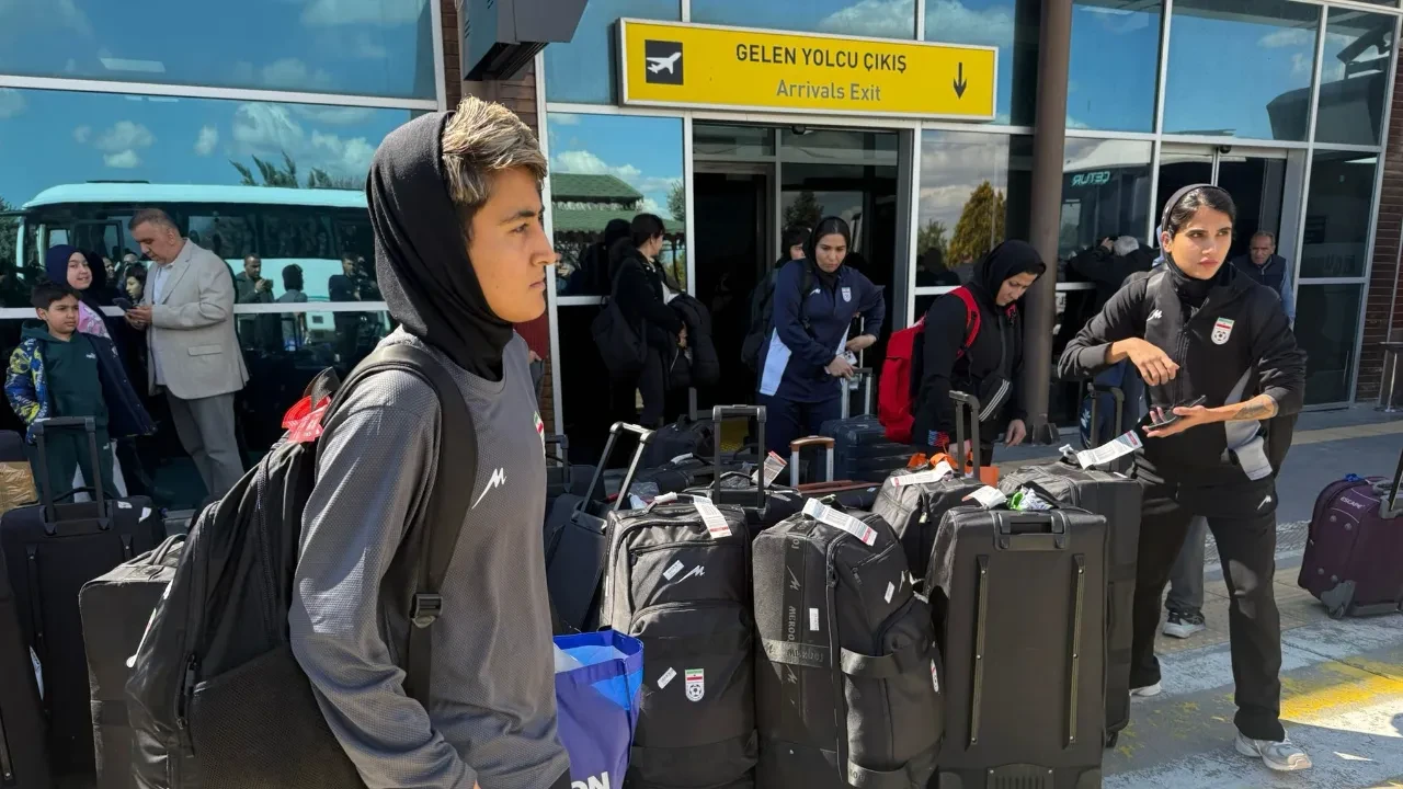 Hava sahası kapandı, rota değişti! İran Kadın Milli Takımı Türkiye’de