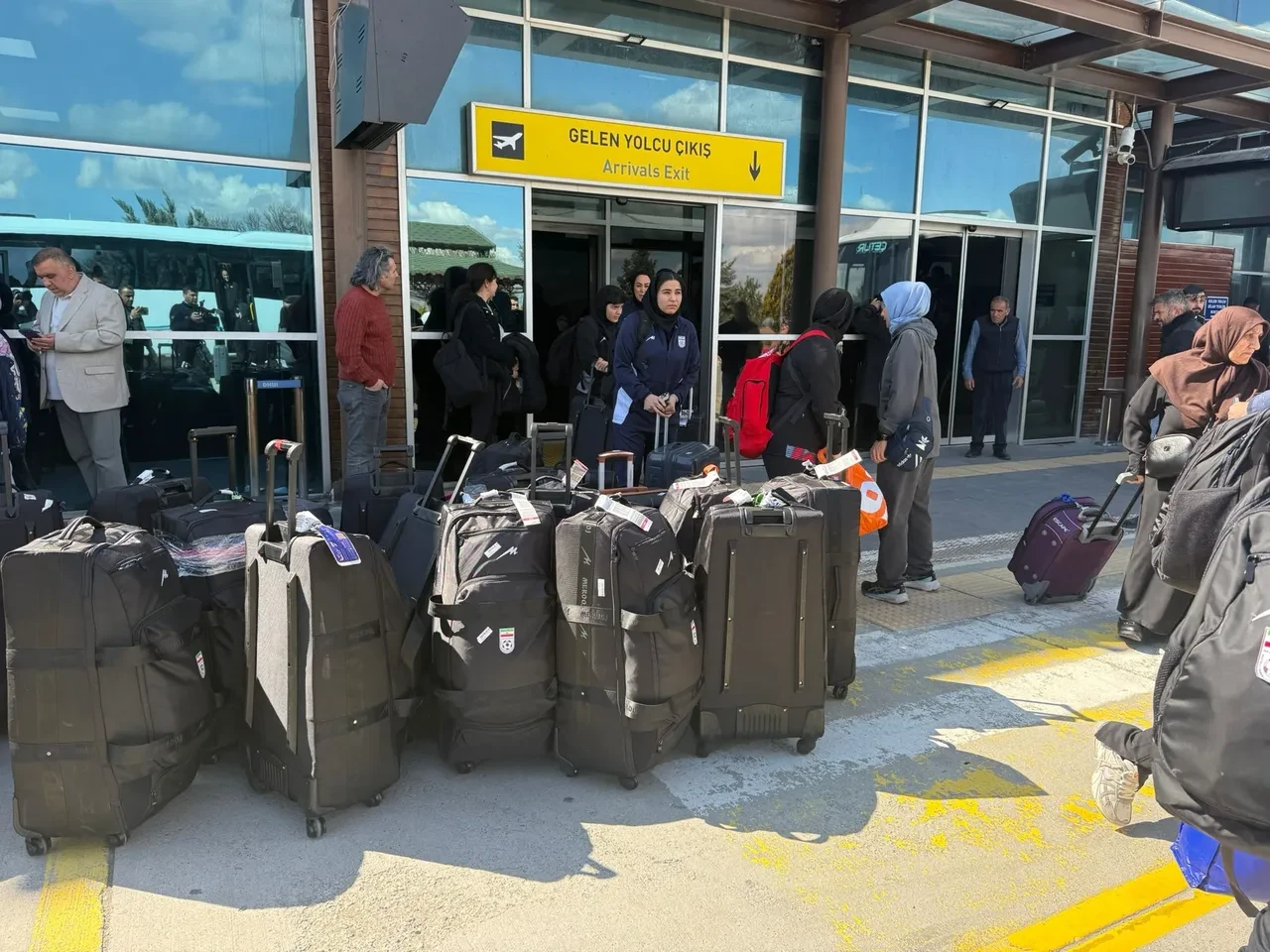 Hava sahası kapandı, rota değişti! İran Kadın Milli Takımı Türkiye’de