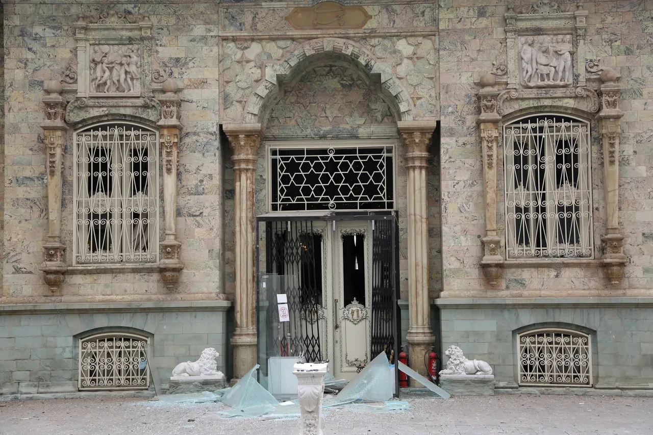 İsrail ve ABD'nin saldırılarında tarihi miras vuruldu! Sadabad Sarayı'ndaki tahribat gün yüzüne çıktı