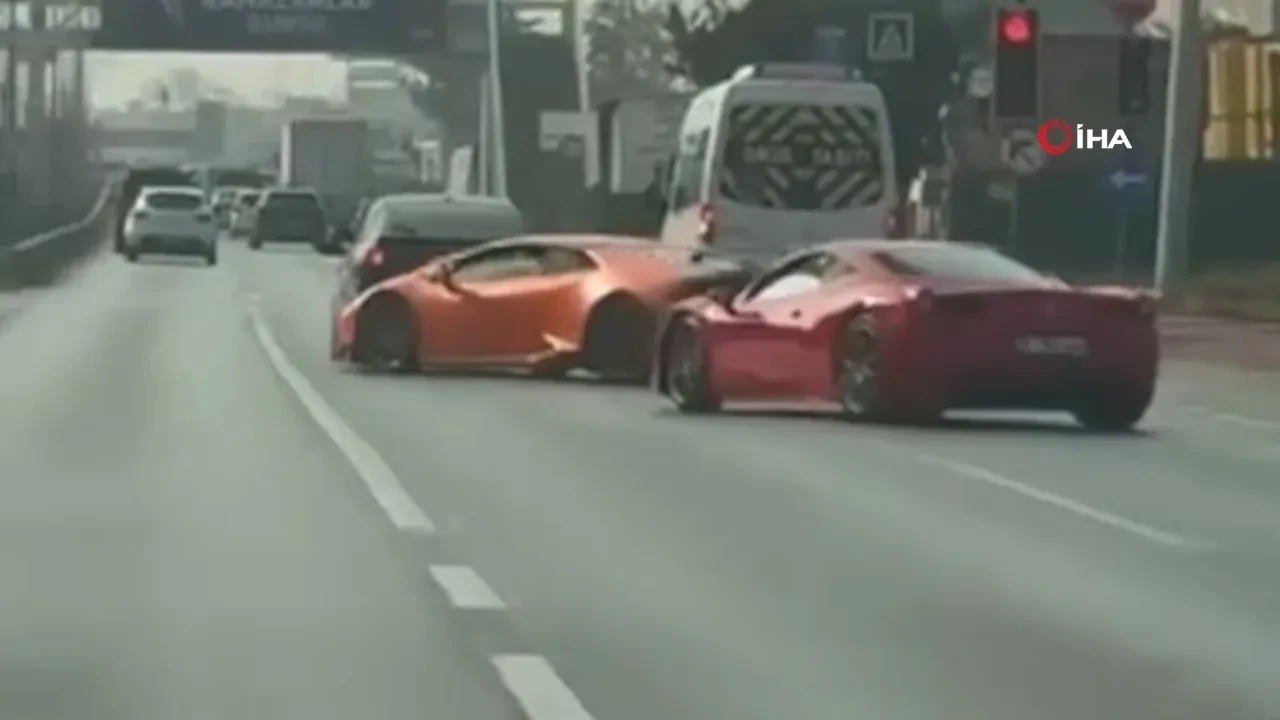 Lamborghini ve Ferrari sürücülerine 100 bin TL ceza! Ehliyetlerine de el konuldu 