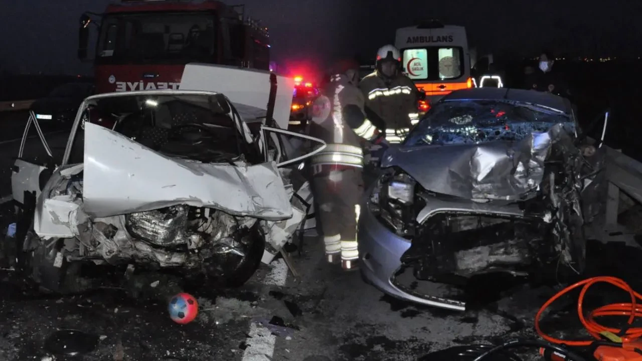 Manisa'da feci trafik kazası! Ölüler ve yaralılar var