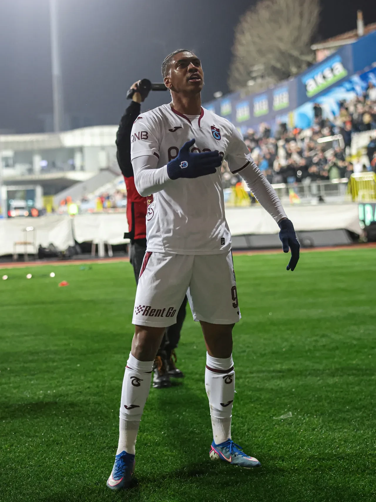 Trabzonspor Eyüpspor deplasmanında da kazandı: Milli ara öncesinde 6 maçlık galibiyet serisi!