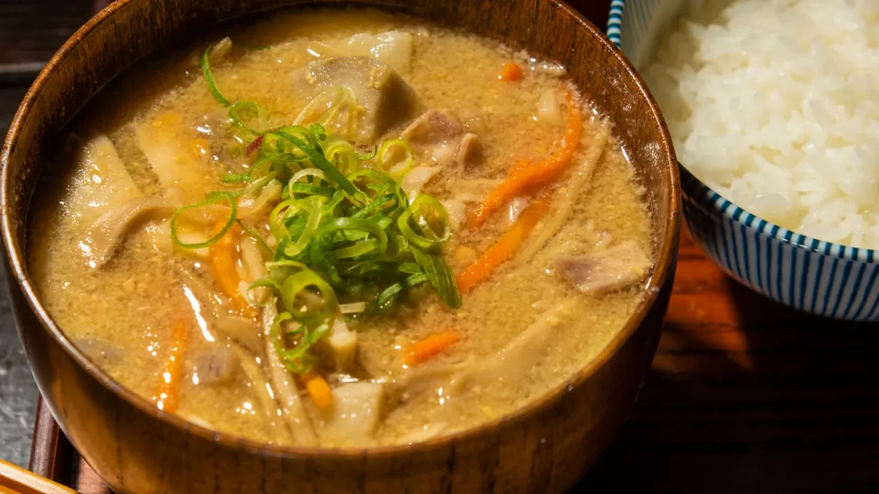 Tuzu fazla kaçan çorbayı tek hamlede kurtarın! İçine bir adet atarsanız...