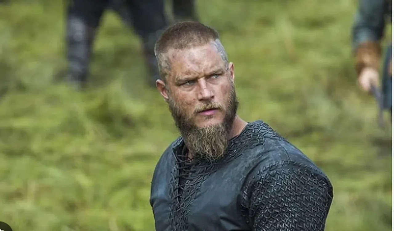 Vikings'in yıldızı Travis Fimmel, Adnan Polat ile buluştu 