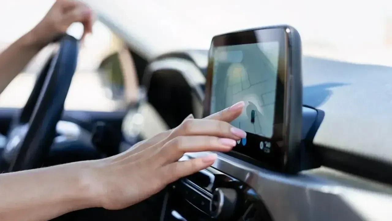 Araçlarda multimedya kullananlara ceza yazılacak mı? Bakan Çiftçi, bayram öncesi son noktayı koydu 