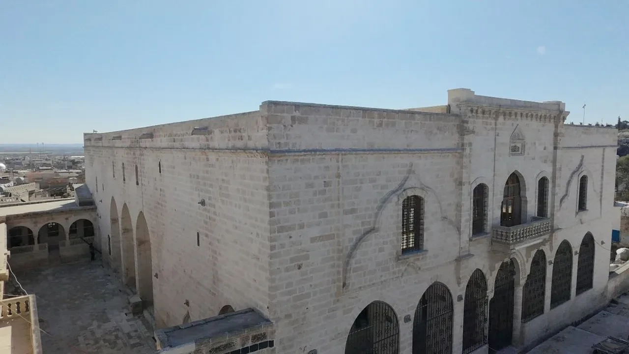 Bakan Ersoy duyurdu! 3 tarihi cami yeniden ibadete açılıyor 