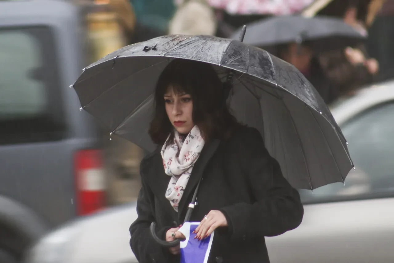 Bayram havası ters köşe yapacak: Sıcaklık düşüyor, yağışlar günlerce sürecek