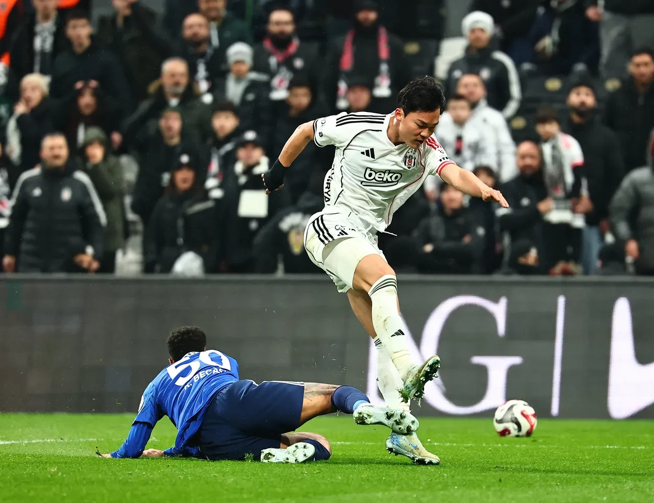 Beşiktaş adım adım Avrupa'ya: Kasımpaşa ateş hattında kaldı!