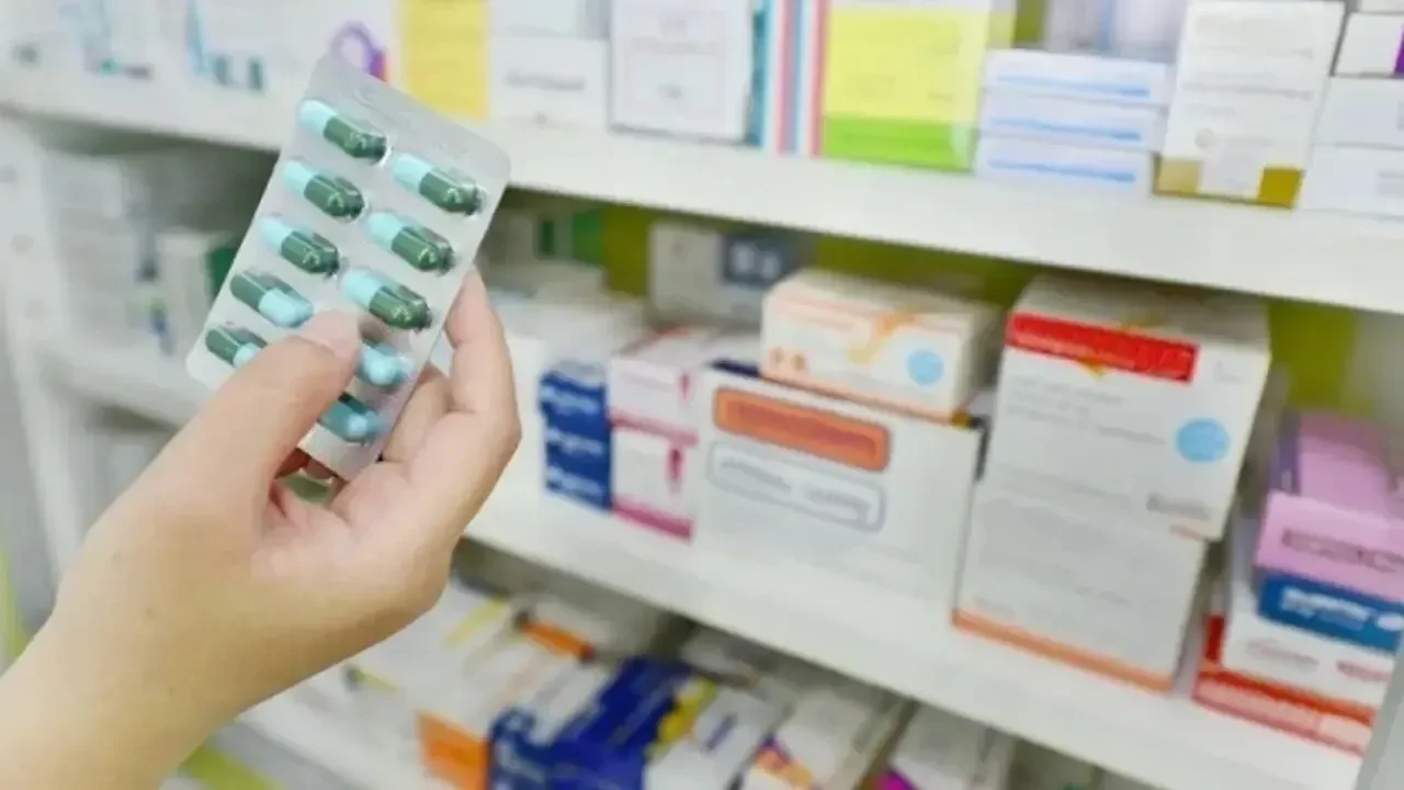 Bugün eczaneler açık mı arefe günü eczaneler kaçta kapanıyor? Nöbetçi eczane sorgulama