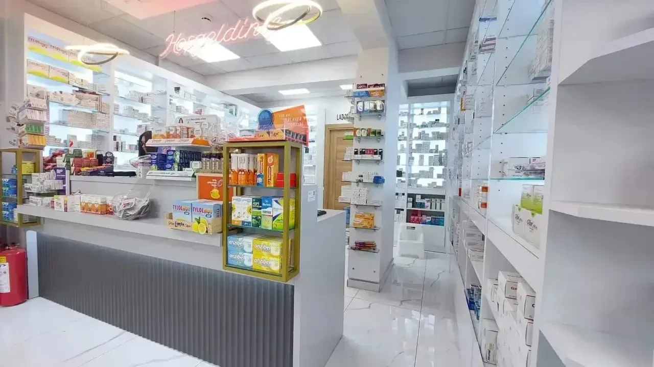 Bugün eczaneler açık mı arefe günü eczaneler kaçta kapanıyor? Nöbetçi eczane sorgulama