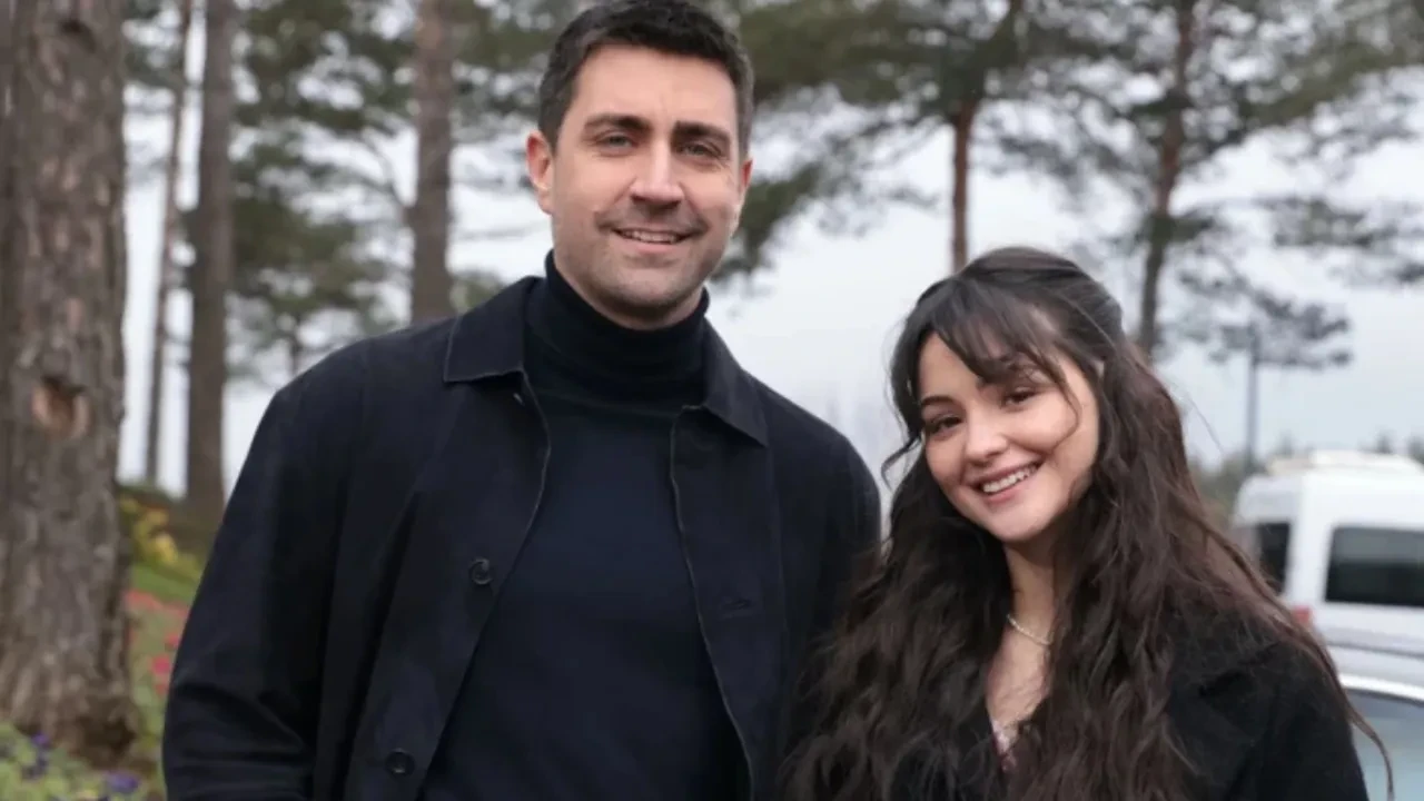 Çirkin dizisinde Çağlar Ertuğrul’un partneriyle arasındaki yaş farkı gündem oldu! Tartışmalar yeniden alevlendi
