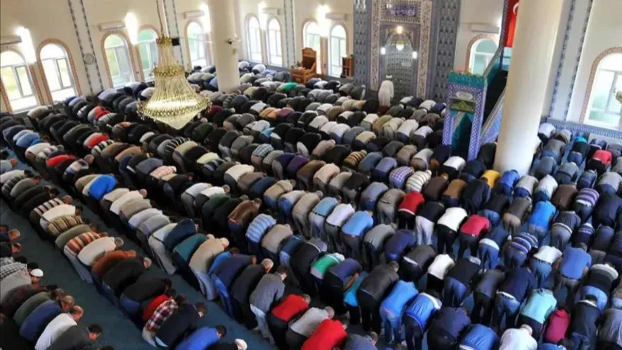 İl il bayram namazı saatleri? İstanbul ve Ankara bayram namazı saat kaçta kılınacak?