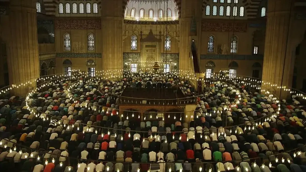 İl il bayram namazı saatleri! İstanbul ve Ankara bayram namazı saat kaçta kılınacak?