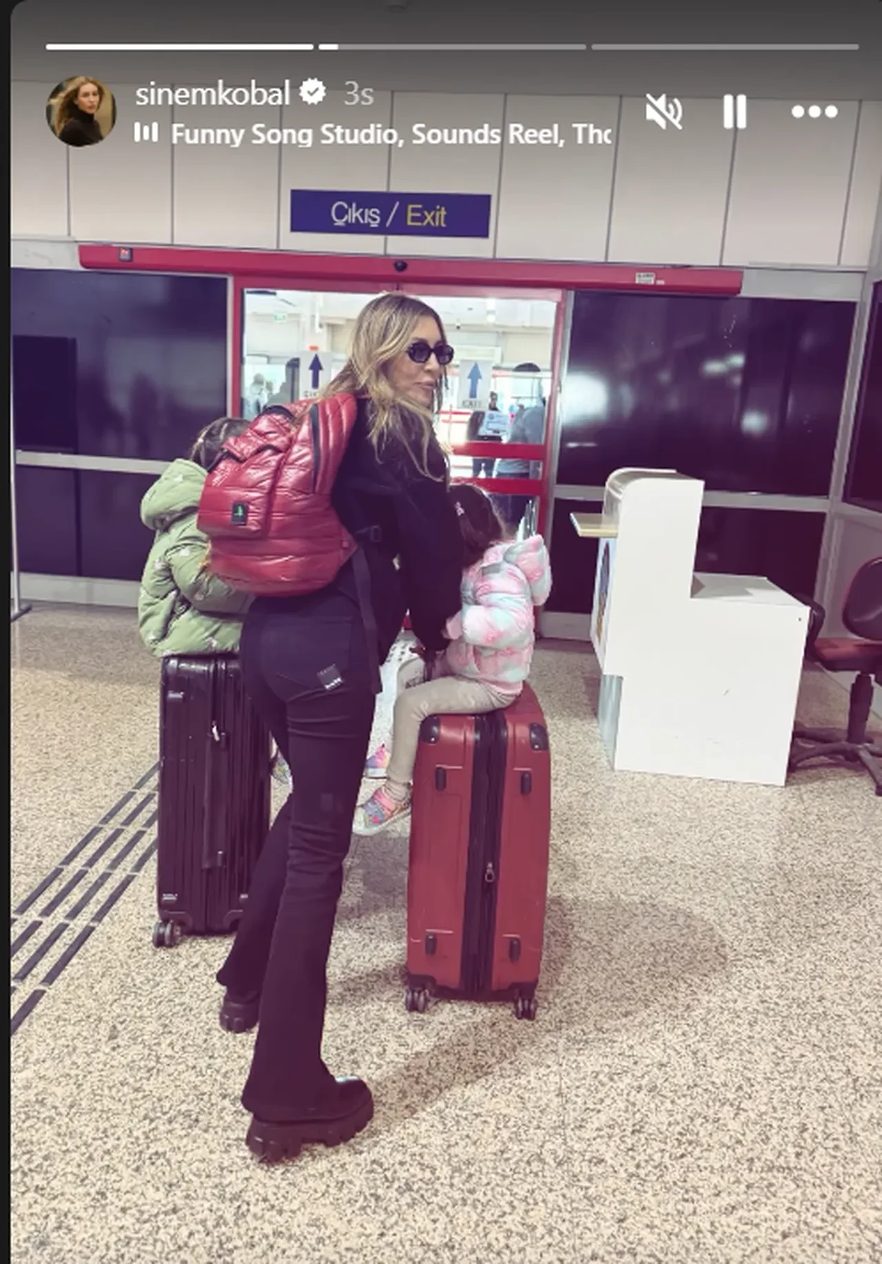 Sinem Kobal kızlarıyla tatile çıktı! Lalin ve Leyla ile paylaşımı ilgi gördü