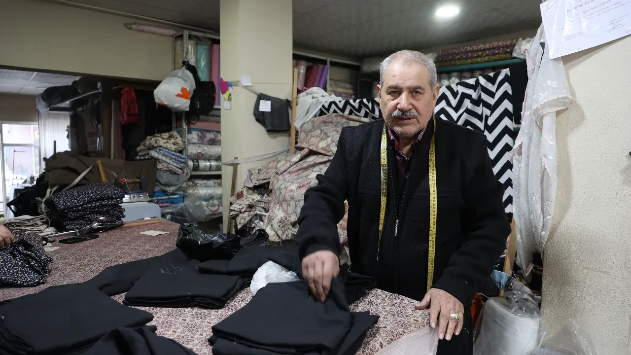 Ustası az, çırağı yok: Adana’da bayramlık geleneği için terziler yoğun mesaide