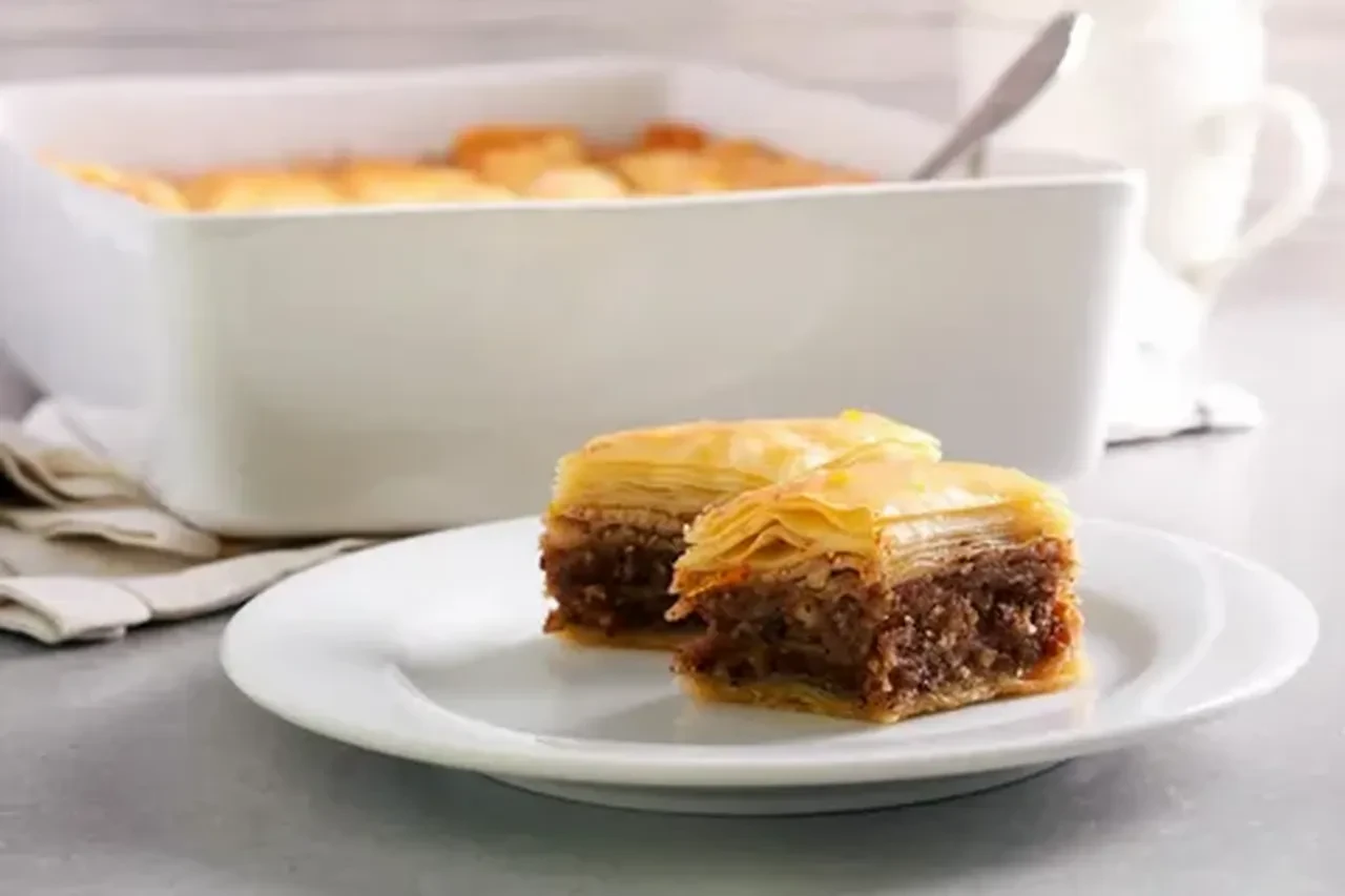 Vakti olmayanlara şipşak bayram baklavası tarifi! Hem pratik hem çıtır çıtır lezzet