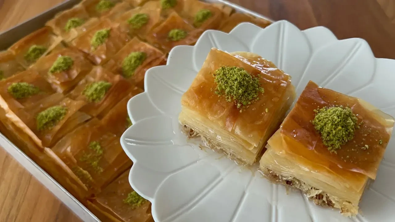 Vakti olmayanlara şipşak bayram baklavası tarifi! Hem pratik hem çıtır çıtır lezzet