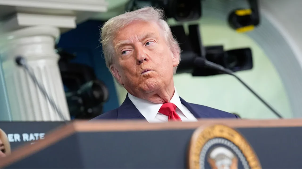 ABD Başkanı Trump'tan İran halkına çağrı! "Ölümle karşı karşıya kalacaklar" tehdidi