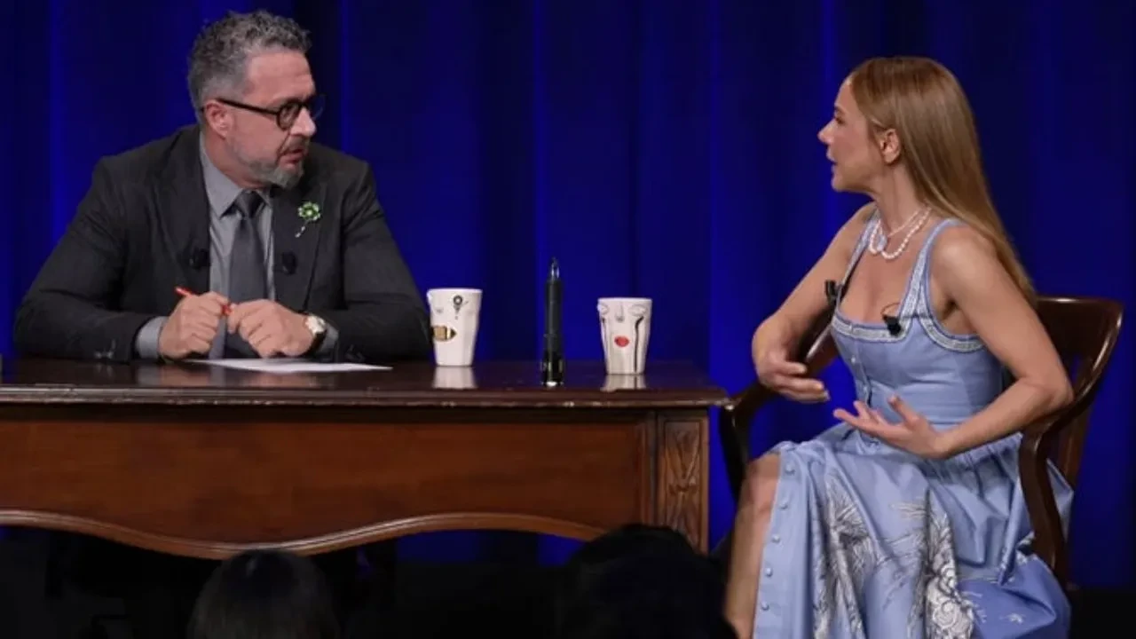 Burçin Terzioğlu’ndan Ezel dizisi hakkında çarpıcı itiraf! Kendisine takılan lakabı ilk kez açıkladı