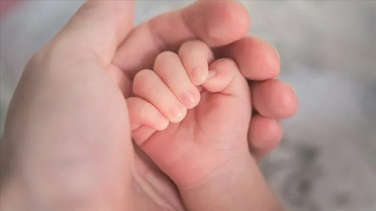 Doğum izni düzenlemesi son gelişmeler 2026! Doğum izni 24 hafta oldu mu, Resmi Gazete'de yayımlandı mı?