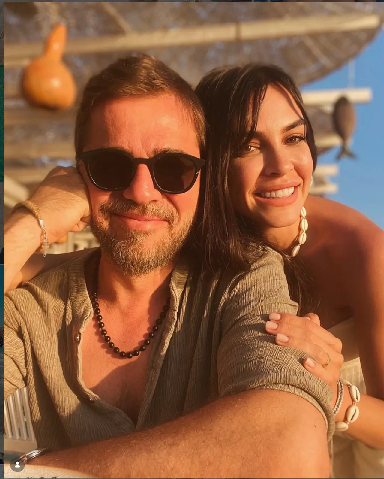 Dubai'ye yerleşen Neslişah Alkoçlar ve Engin Altan Düzyatan'dan haber var