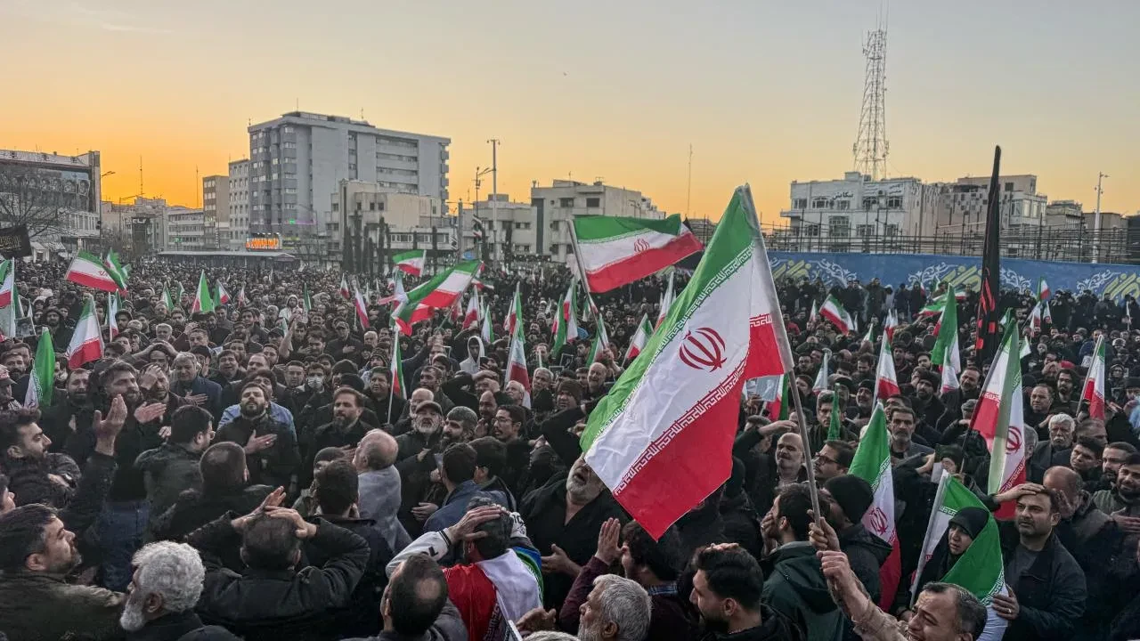 İngiltere'den İran kararı! ABD'ye üslerini açtı